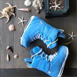 💧NEW💧 Burton Snowboard Boots Women’s size 7.5!!